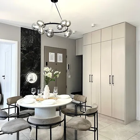 Laciarska 59 3 - 200m Main Square - Self Check-in 20h - Balcony * 브로츠와프