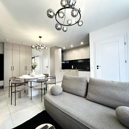 Laciarska 59 3 - 200m Main Square - Self Check-in 20h - Balcony アパート ヴロツワフ