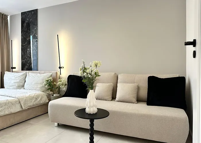 Laciarska 59 3 - 200m Main Square - Self Check-in 20h - Balcony 브로츠와프