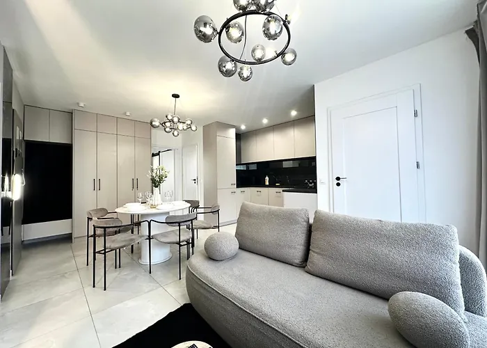 Laciarska 59 3 - 200m Main Square - Self Check-in 20h - Balcony アパート ヴロツワフ